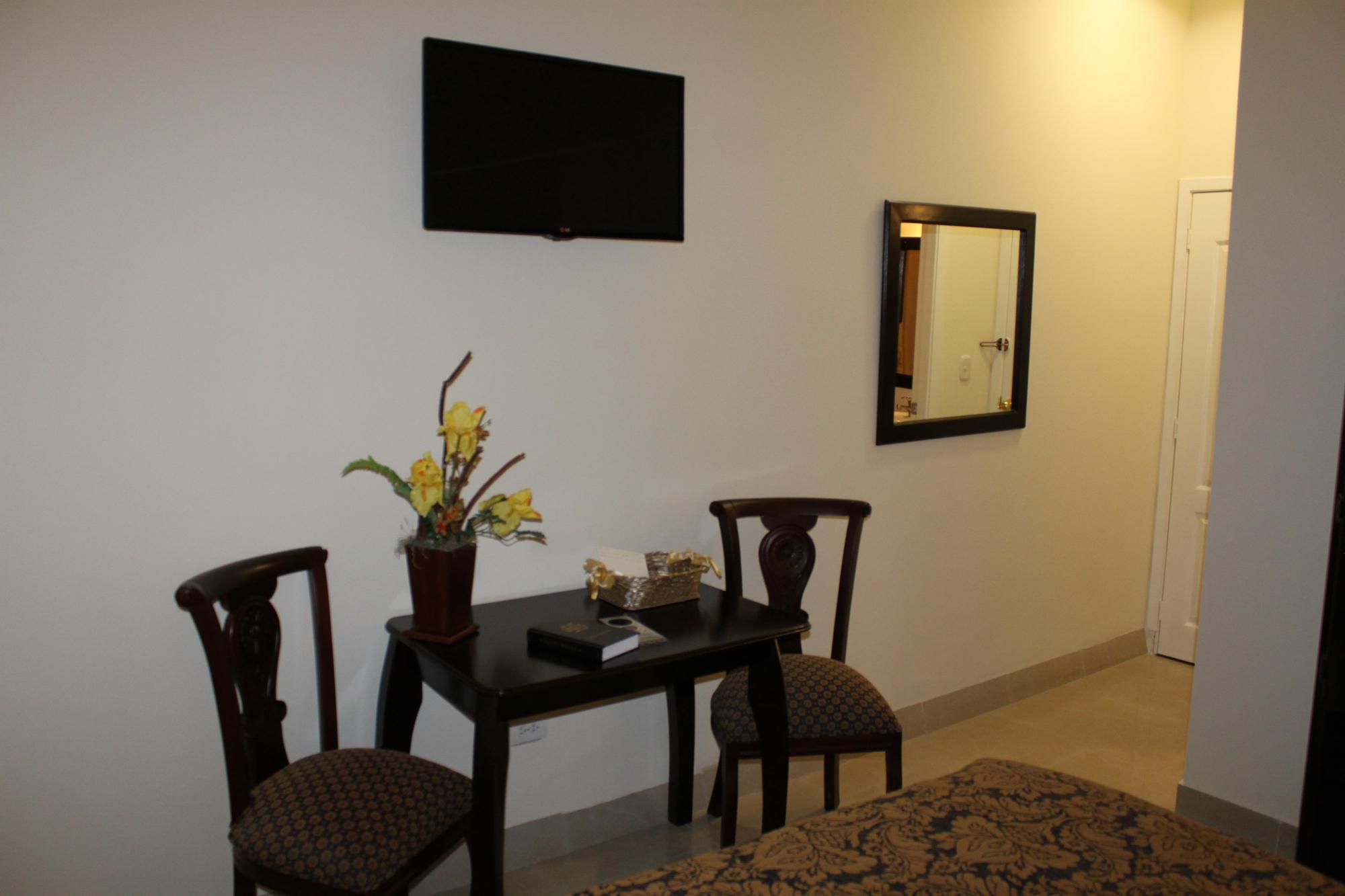 Victoria'S Park Hotel Armenia  Bagian luar foto