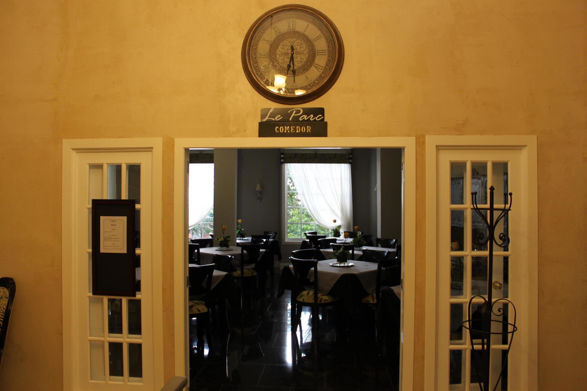 Victoria'S Park Hotel Armenia  Bagian luar foto