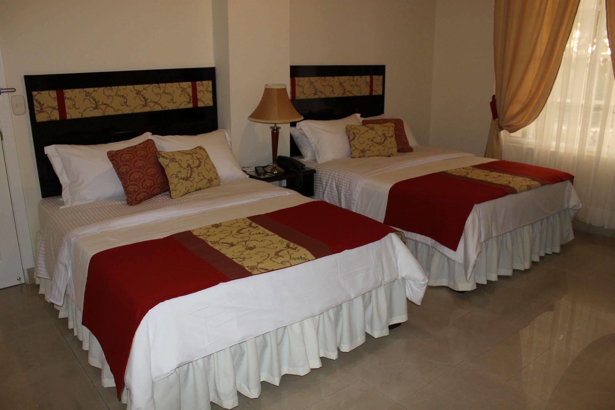 Victoria'S Park Hotel Armenia  Bagian luar foto