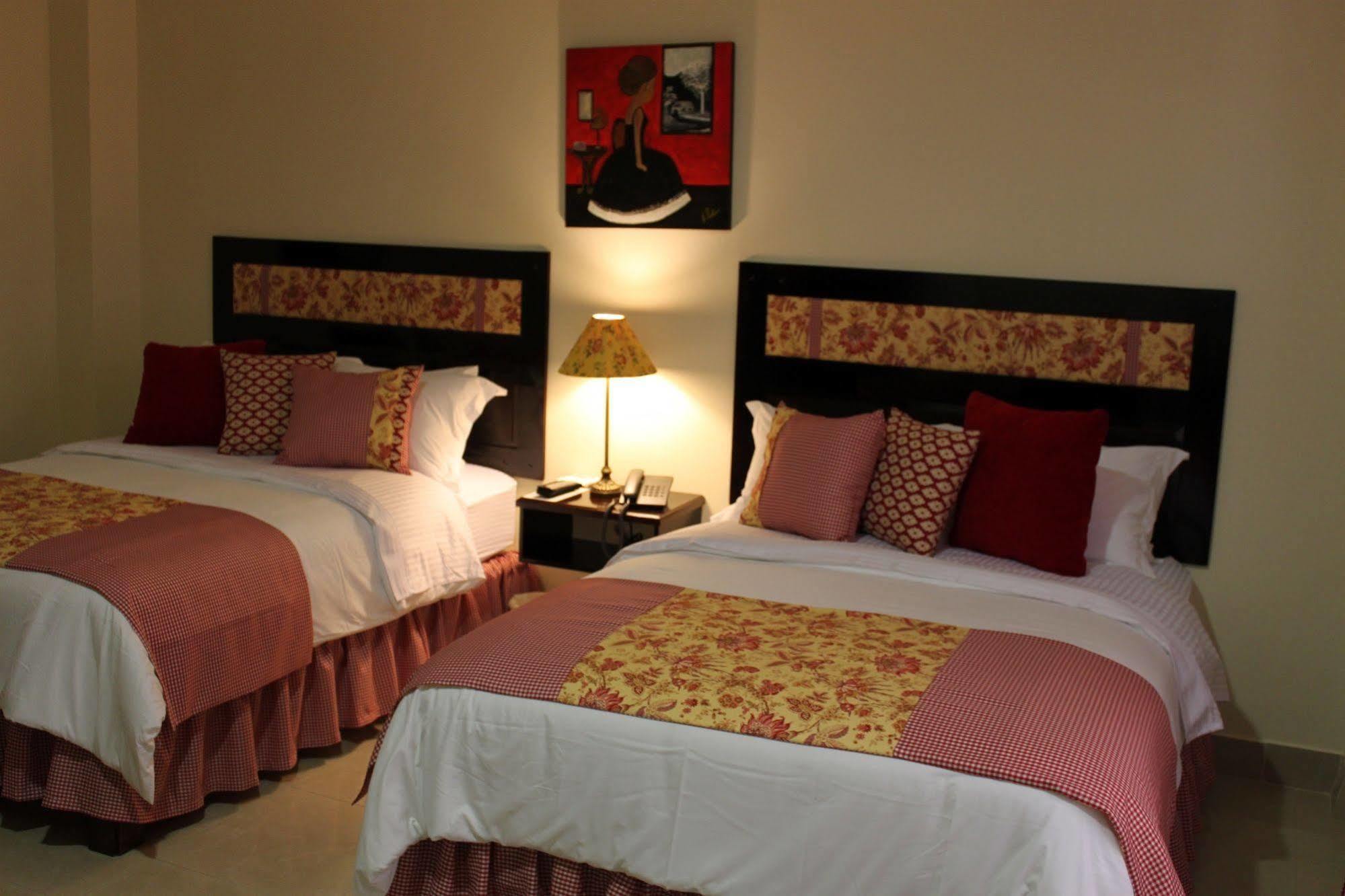 Victoria'S Park Hotel Armenia  Bagian luar foto