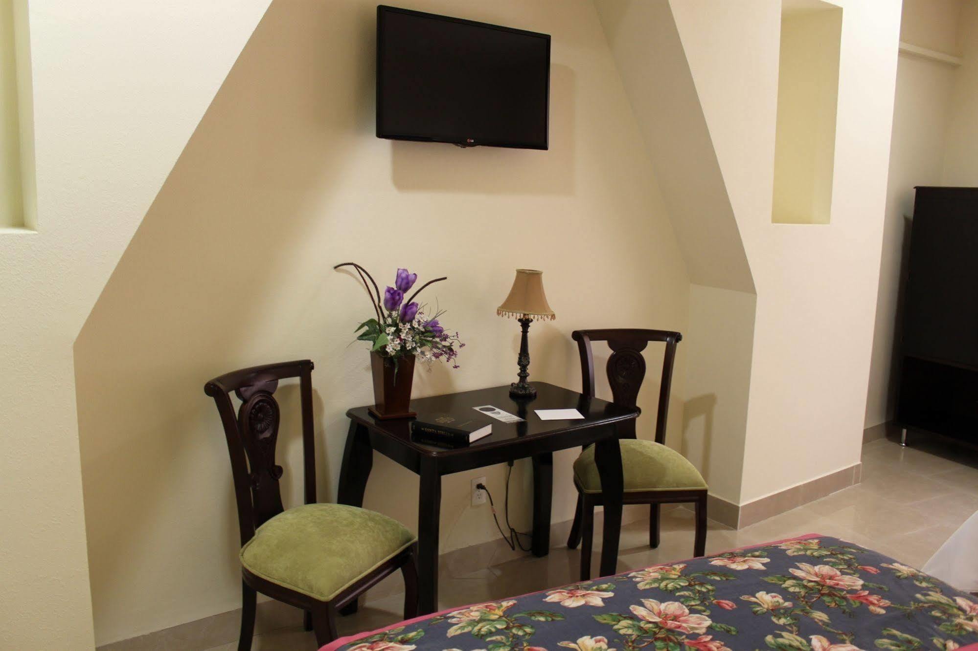 Victoria'S Park Hotel Armenia  Bagian luar foto
